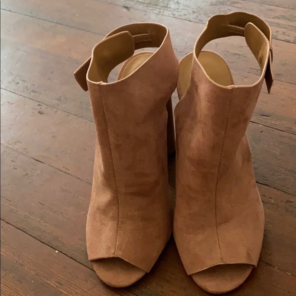 Mauve heels